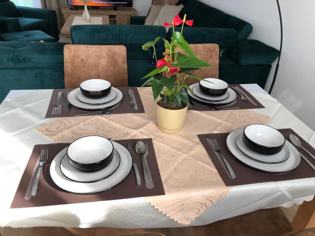 Tatra Billetee Apartman S Luxusnym Vyhladom Na Vysoketatry A Sukromnym Wellness Poprad Luaran gambar