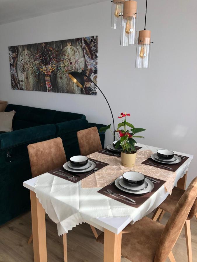 Tatra Billetee Apartman S Luxusnym Vyhladom Na Vysoketatry A Sukromnym Wellness Poprad Luaran gambar