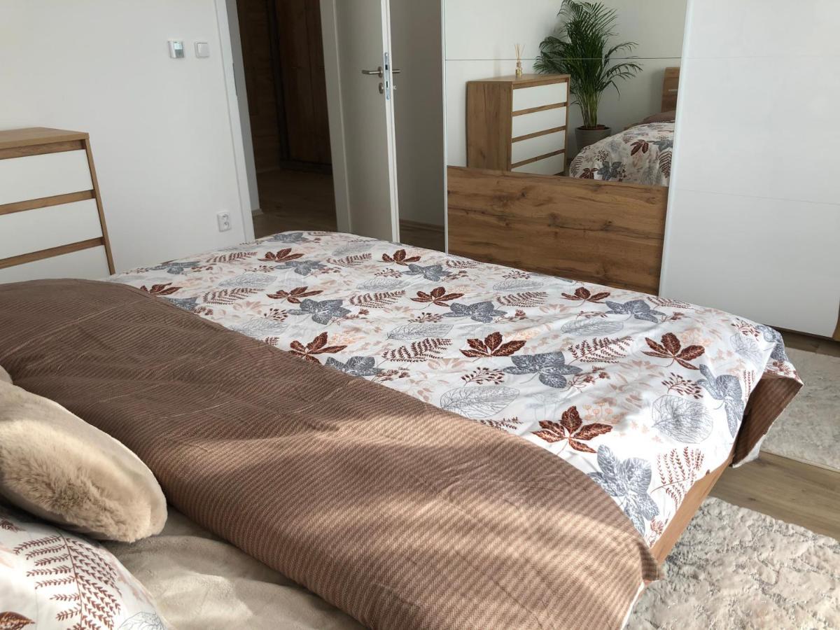 Tatra Billetee Apartman S Luxusnym Vyhladom Na Vysoketatry A Sukromnym Wellness Poprad Luaran gambar
