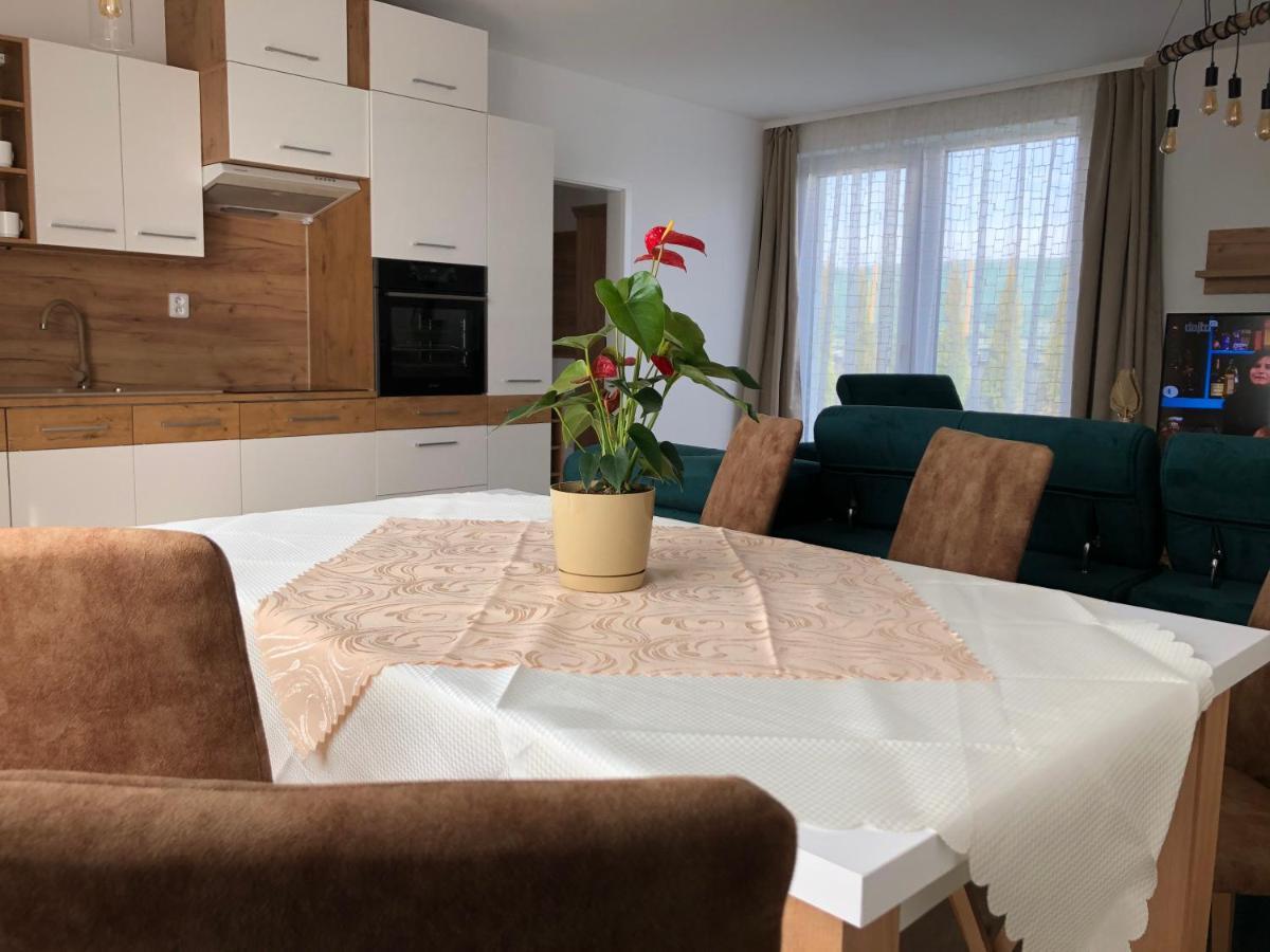 Tatra Billetee Apartman S Luxusnym Vyhladom Na Vysoketatry A Sukromnym Wellness Poprad Luaran gambar