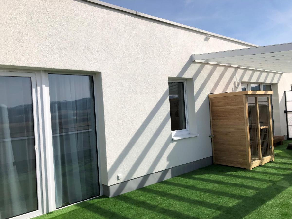 Tatra Billetee Apartman S Luxusnym Vyhladom Na Vysoketatry A Sukromnym Wellness Poprad Luaran gambar